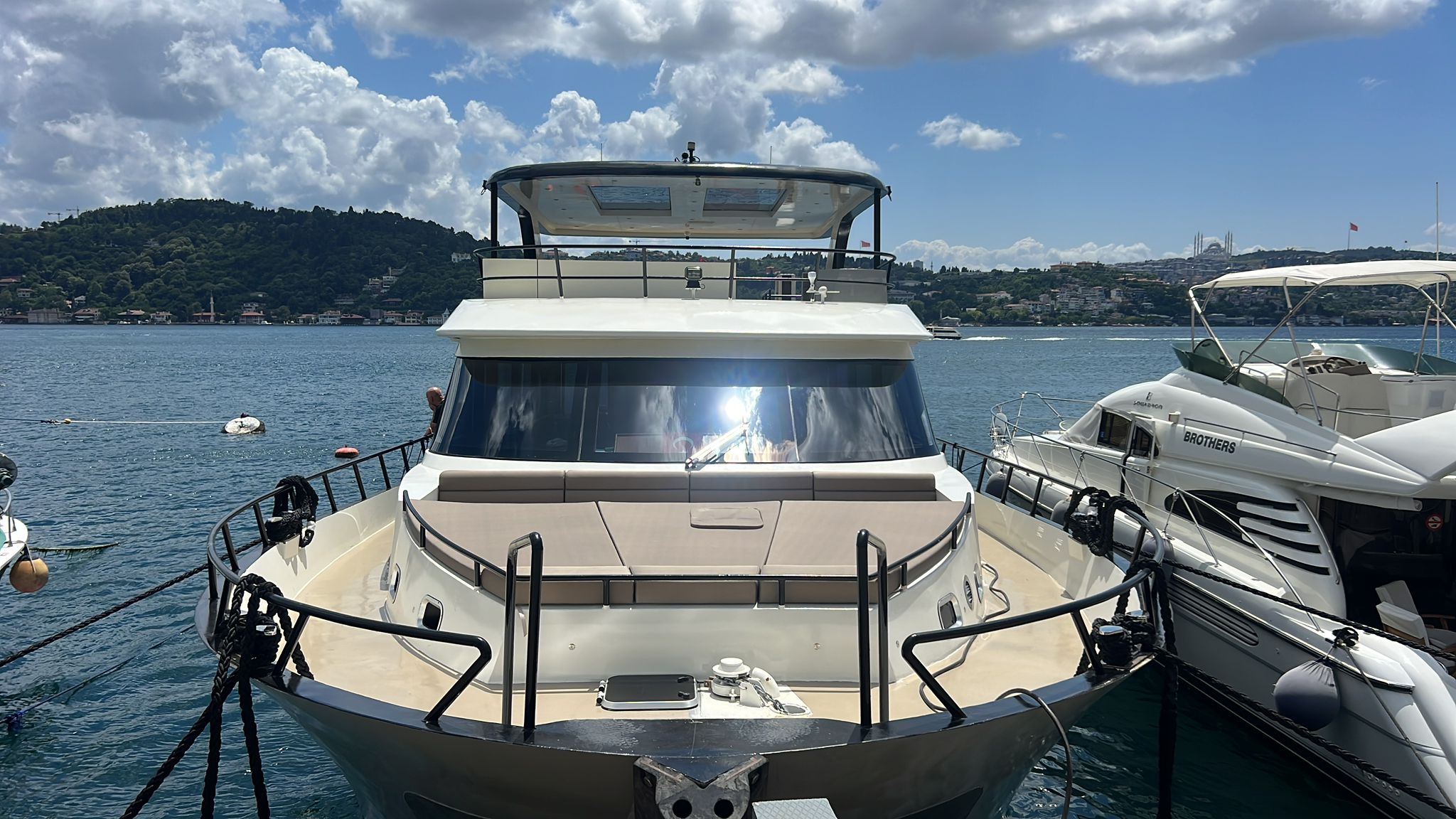 Alegra Yacht